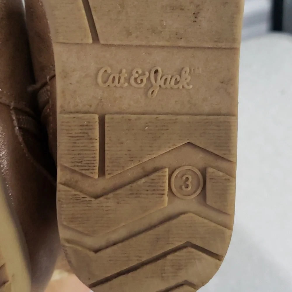 Cat and Jack fur‎ lined boots size 3